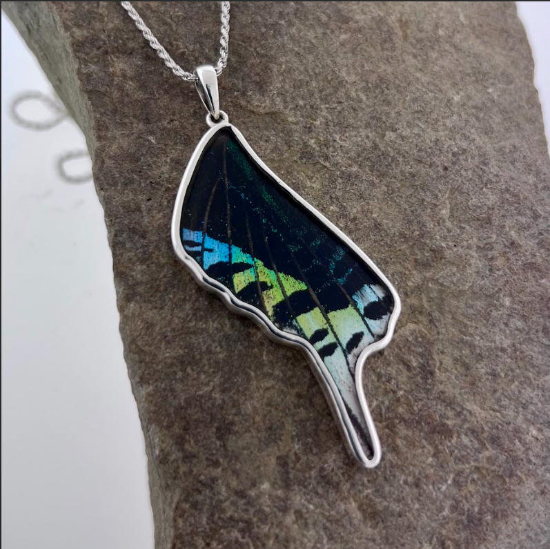 Leilus Fine Silver Pendant