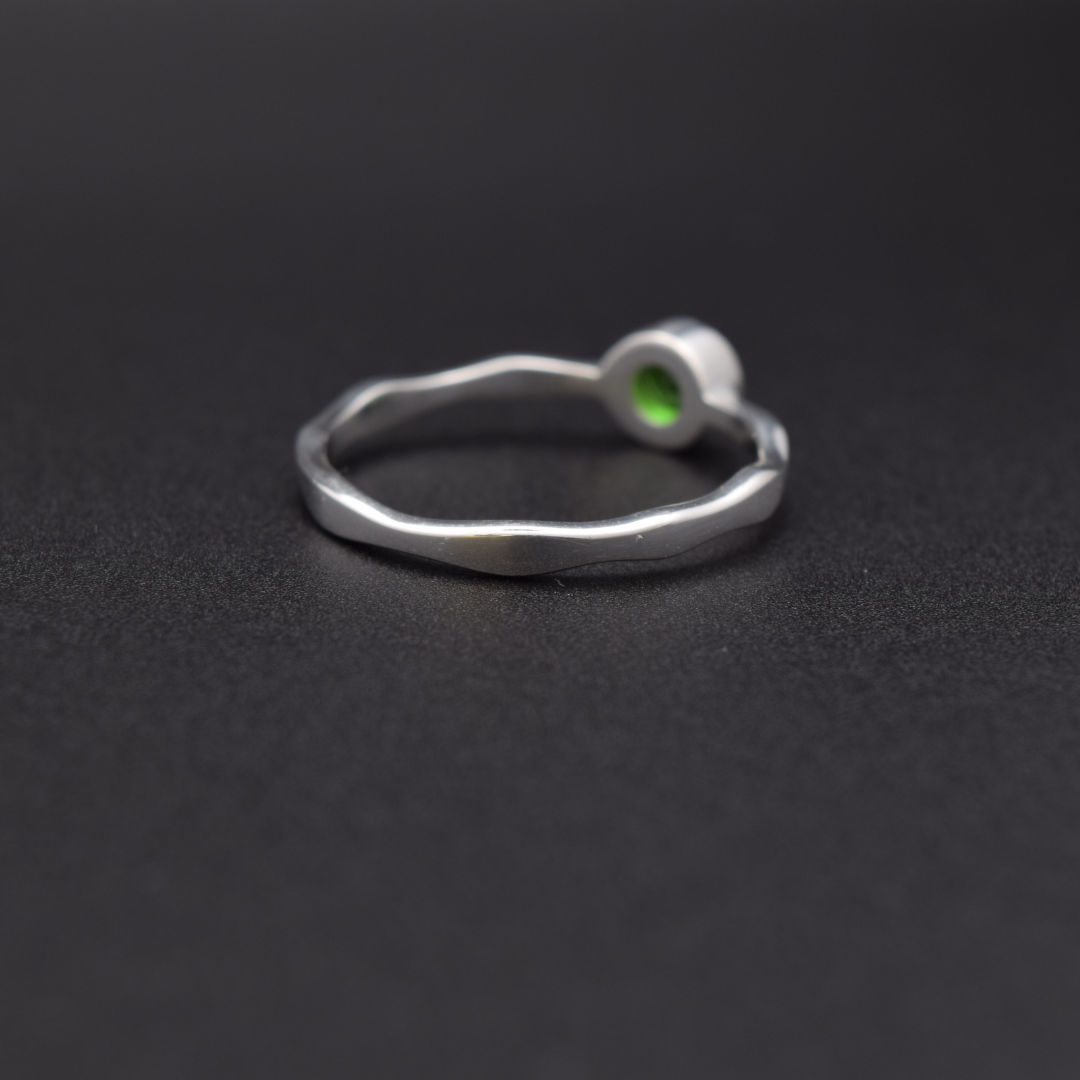 Silvaria Chrome Diopside Wavy Ring