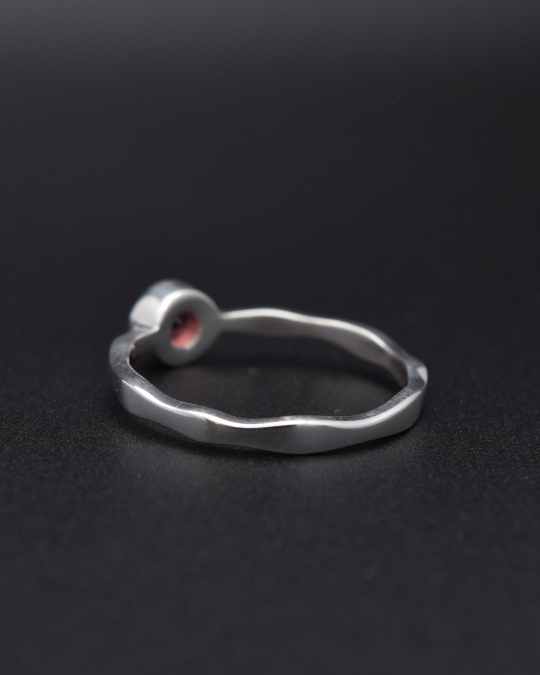 Silvaria Garnet Wavy Ring