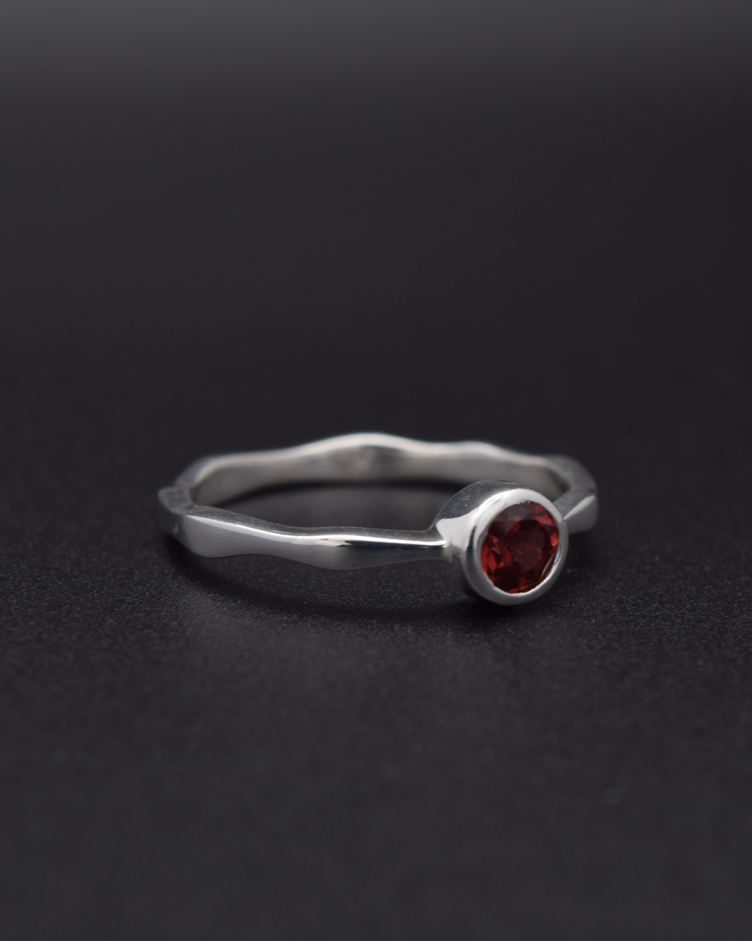Silvaria Garnet Wavy Ring