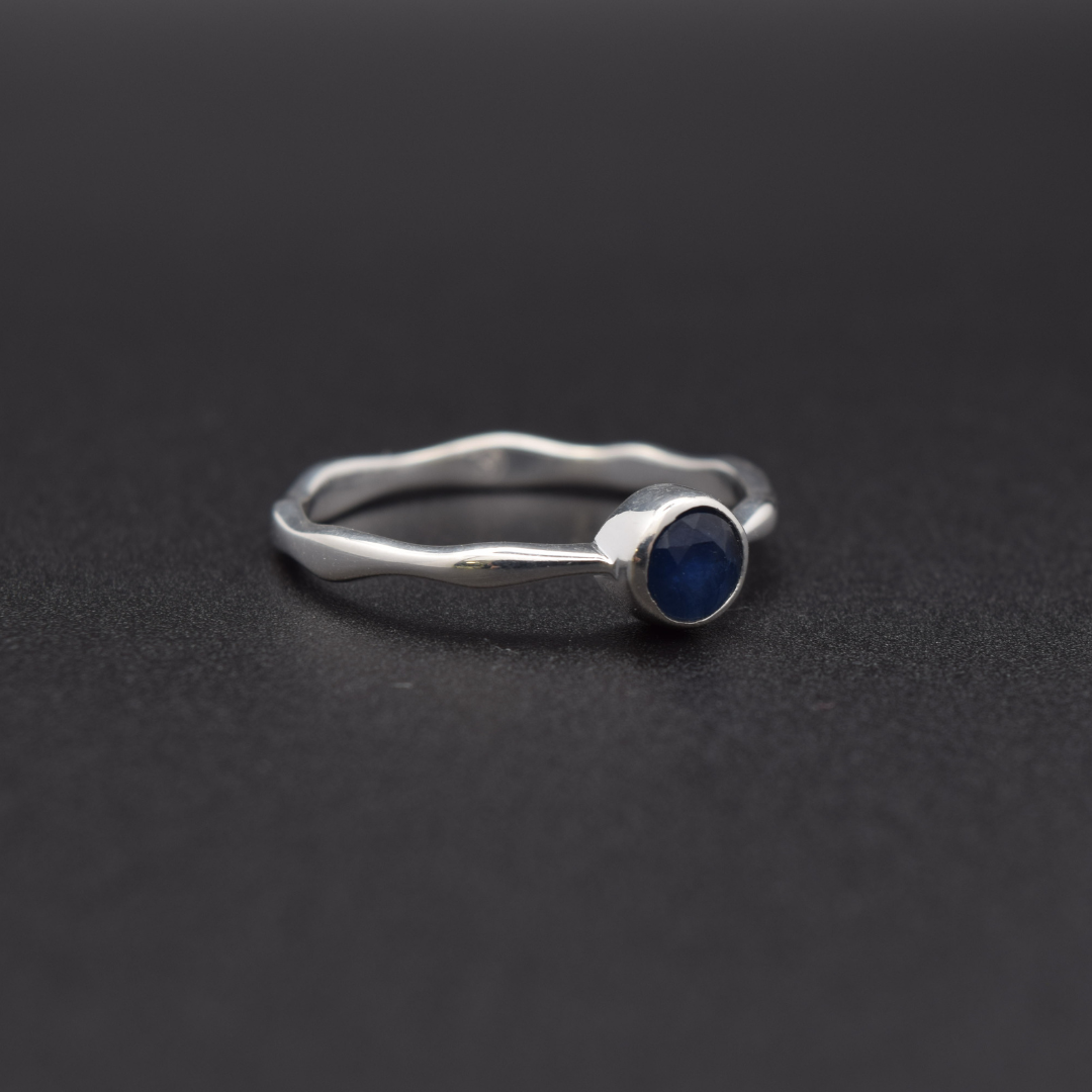 Silvaria Sapphire Wavy Ring