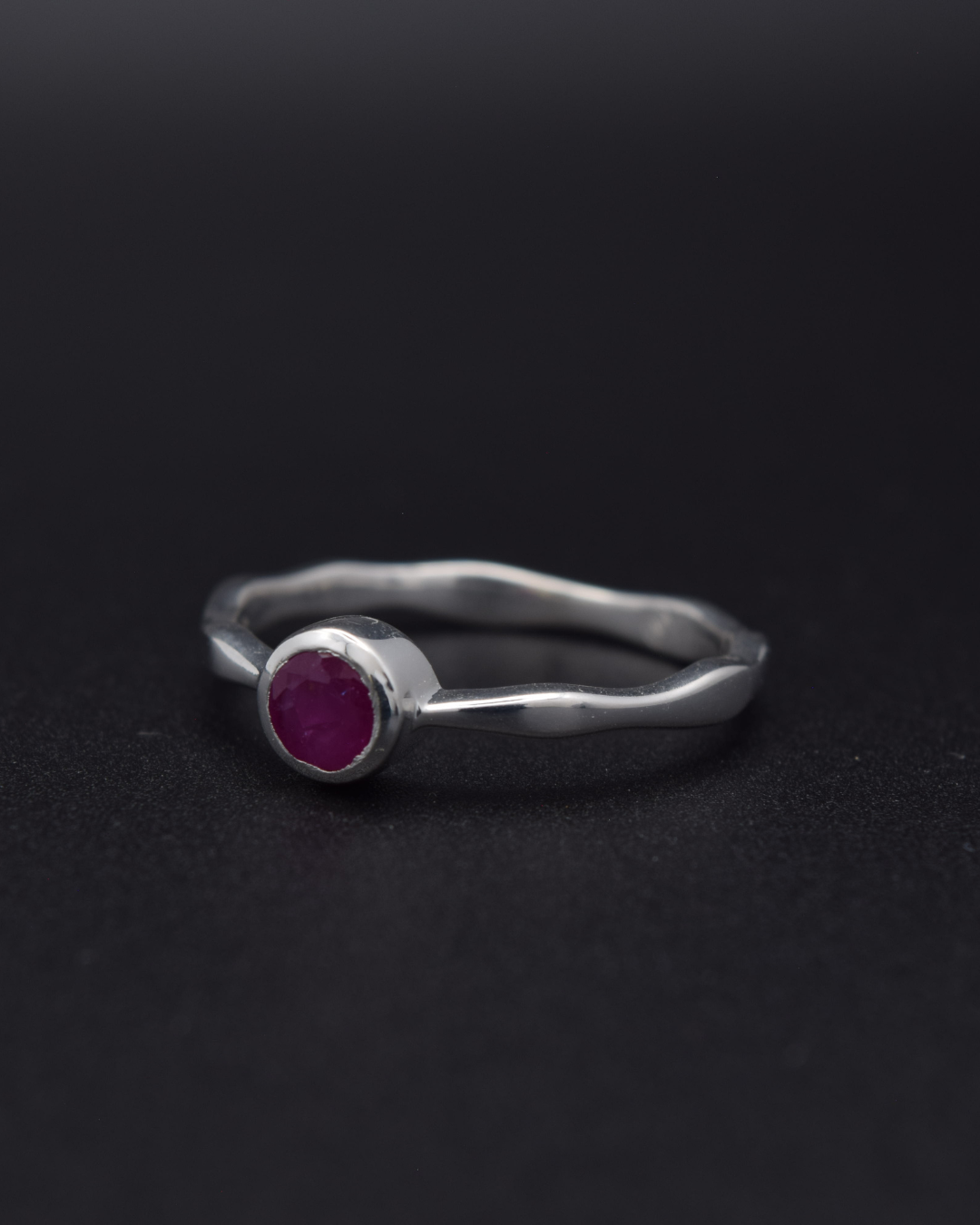 Silvaria Ruby Wavy Ring