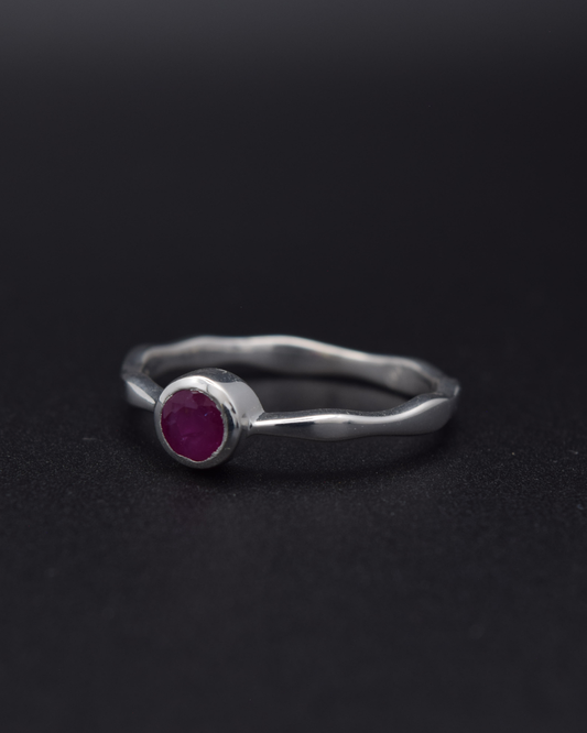 Silvaria Ruby Wavy Ring
