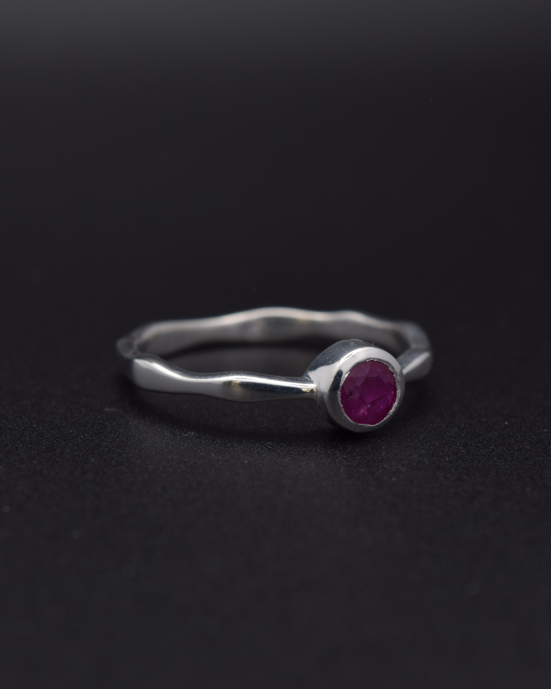Silvaria Ruby Wavy Ring
