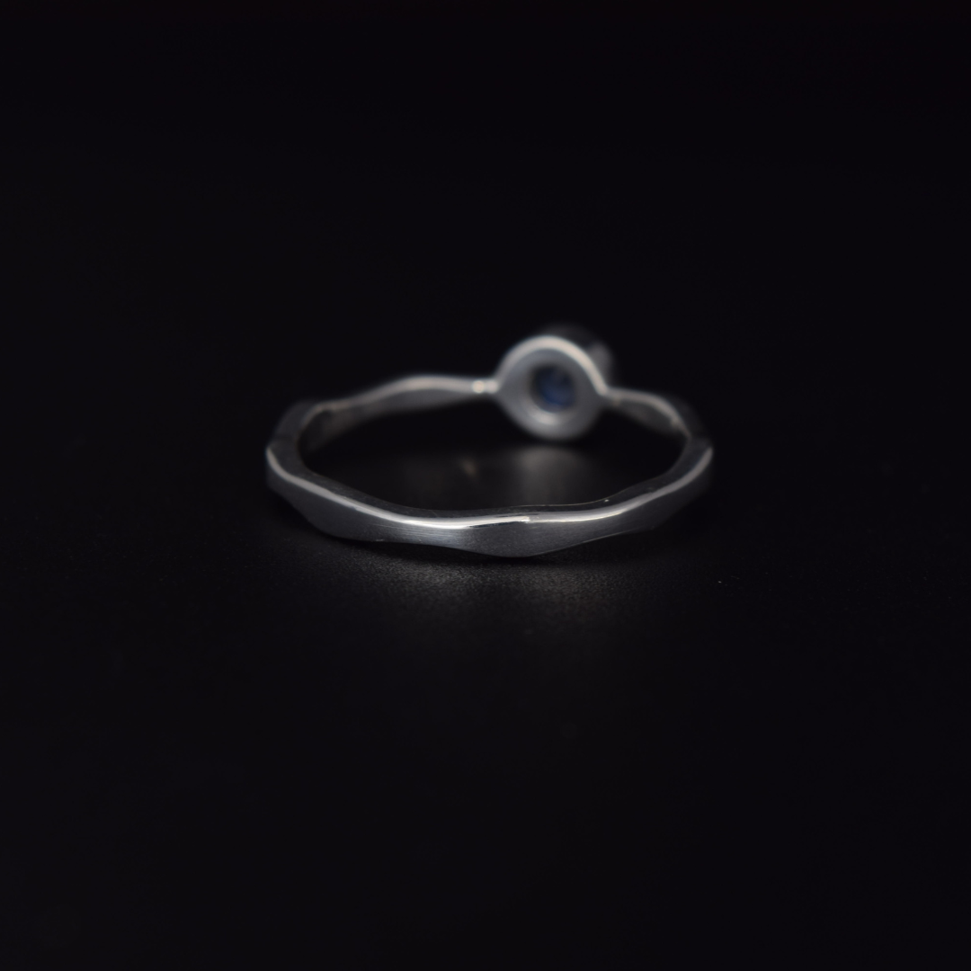 Silvaria Labradorite Wavy Ring