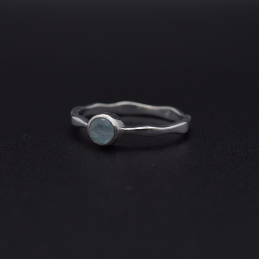 Silvaria Aquamarine Wavy Ring