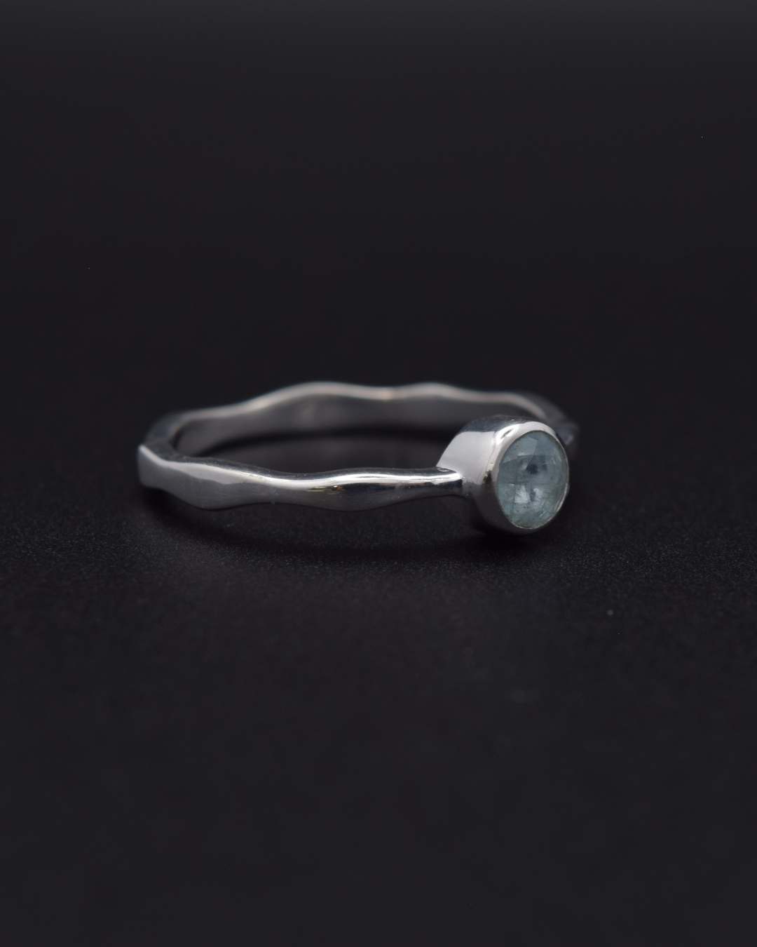 Silvaria Aquamarine Wavy Ring