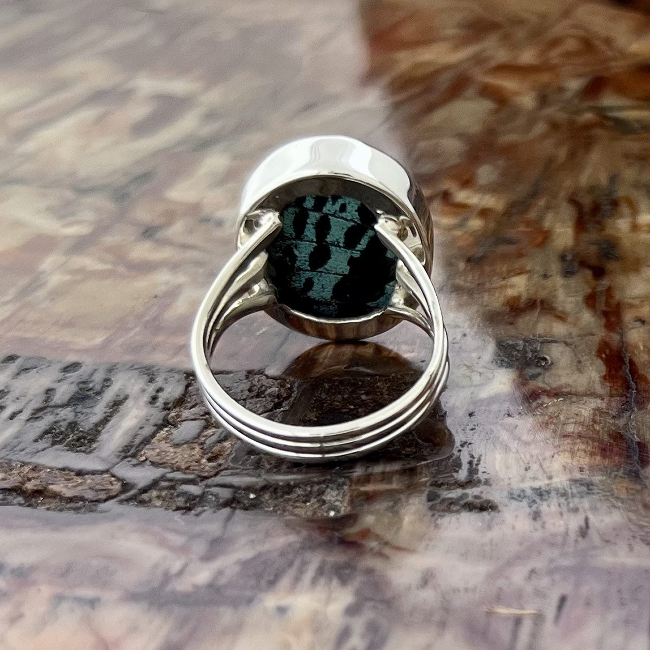Leilus Oval Fine Silver Ring