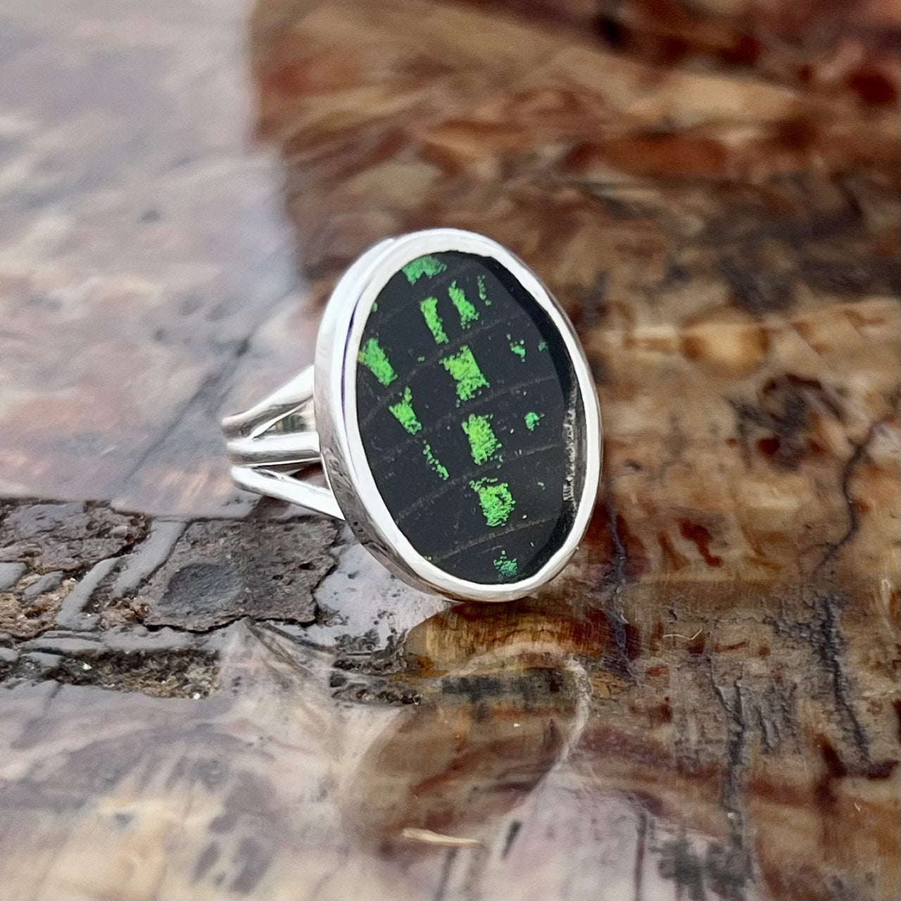 Leilus Oval Fine Silver Ring