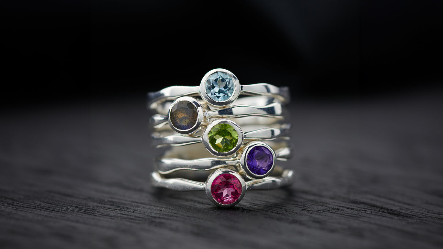 Silvaria Aquamarine Wavy Ring